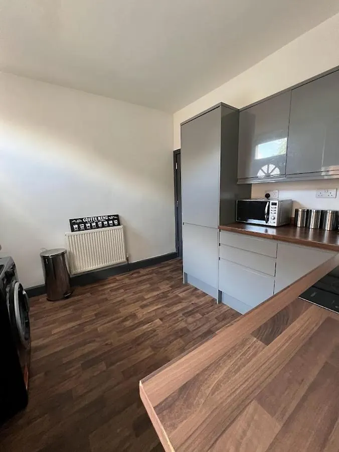 Grove Road Guesthouse, Comfortable, Budget, Friendly Accommodation Wakefield