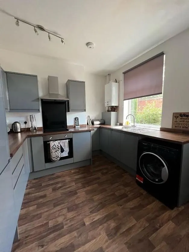 Grove Road Guesthouse, Comfortable, Budget, Friendly Accommodation Wakefield