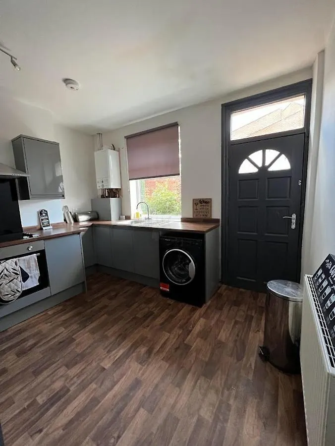 Pensjonat Grove Road Guesthouse, Comfortable, Budget, Friendly Accommodation Wakefield
